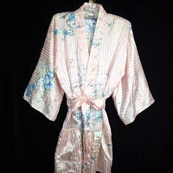 Vintage Marukyo Pink Floral Open Satin Kimono Robe 35" - Picture 1 of 11